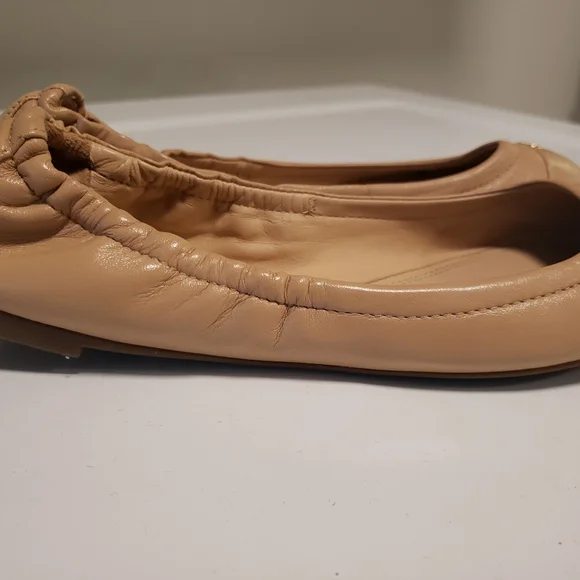 Tory Burch Tan Leather Flats w/Logo Sz 8M - Picture 8 of 10